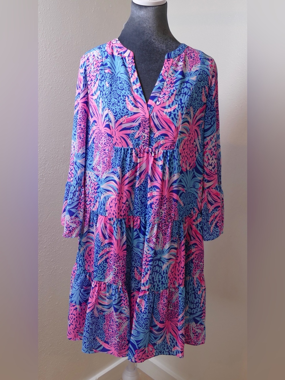 Lilly Pulitzer Pineapple Print Tiered Shift Dress Women’s Size 4 Blue Pink Trop